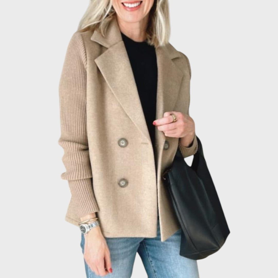 Emma - Eleganten blazer z pletenicami na rokavih