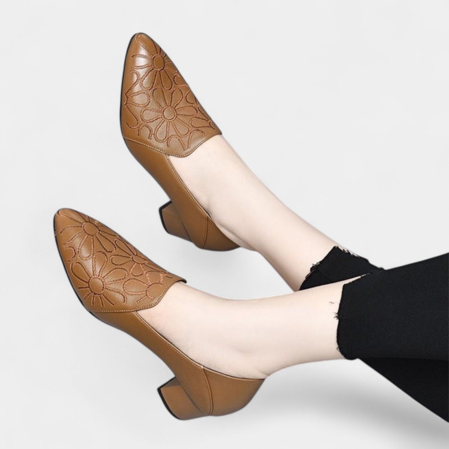 Olene – Čevlji s vezenjem